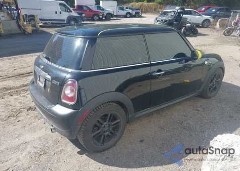 2013 Mini Hardtop Cooper z USA, uszkodzony, nr VIN WMWSU3C53DT689023